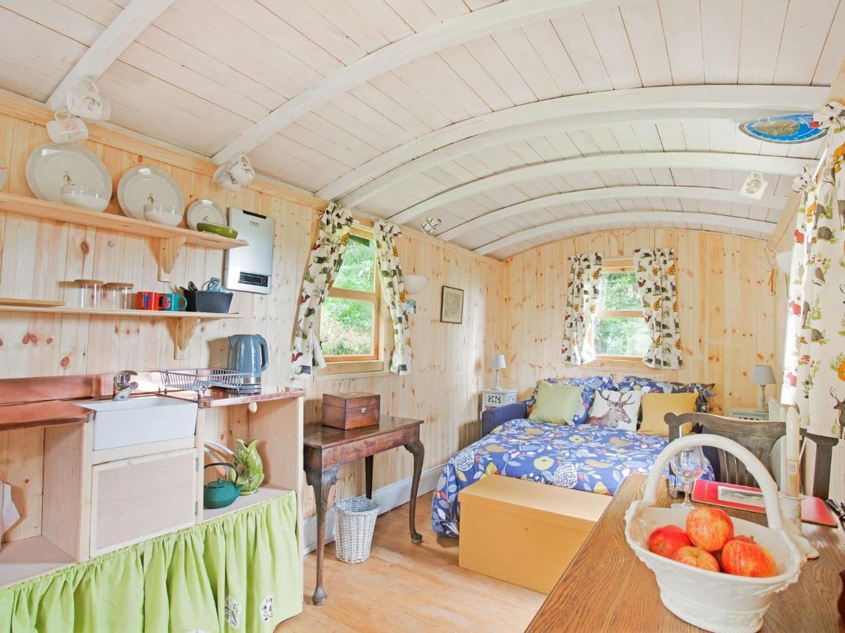 Hill View Holiday Home With Garden Taunton Chambre photo